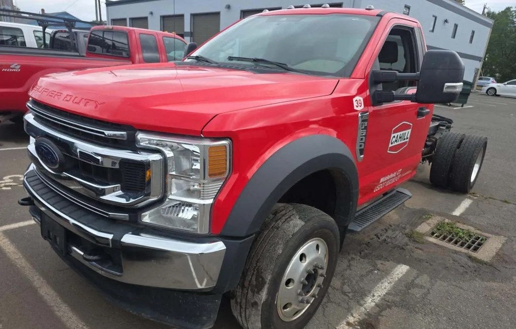 2021 FORD SUPER DUTY F-600 CAB CHASSIS XLT REGULAR CAB DRW - 1