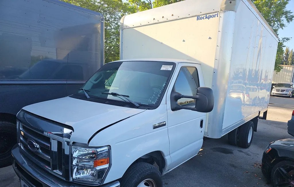 2023 FORD E-350 CUTAWAY DRW - 1