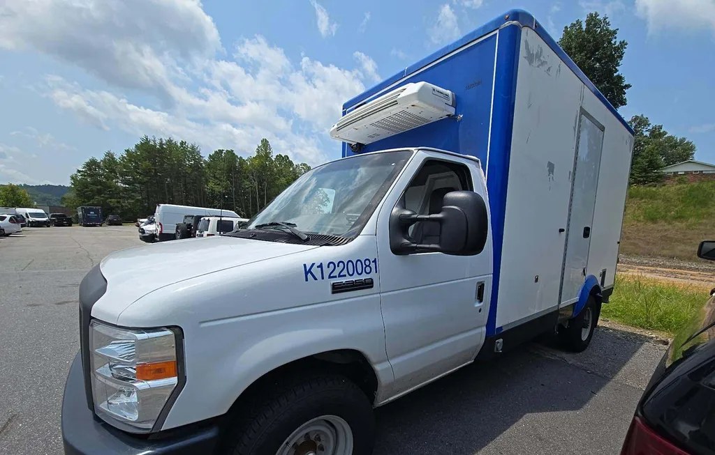 2023 FORD E-350 CUTAWAY - 1