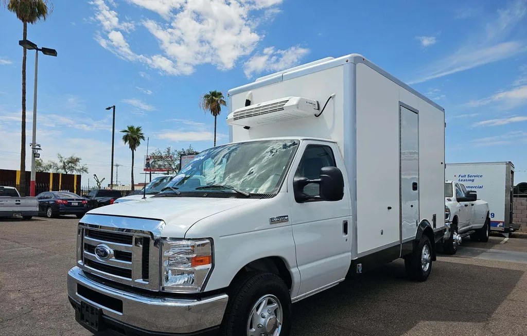 2024 FORD E-350 CUTAWAY - 1