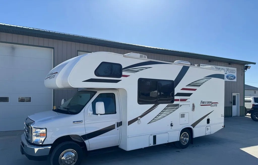 2019 FORD SUPER DUTY E-350 CUTAWAY DRW - 1