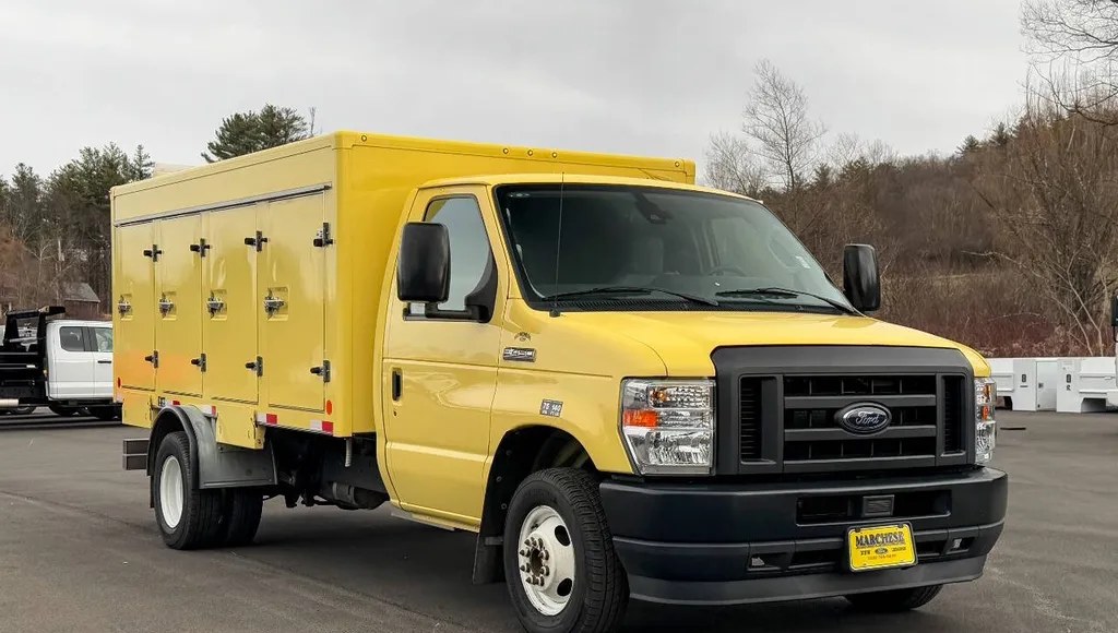 2022 FORD E-450 CUTAWAY DRW - 1