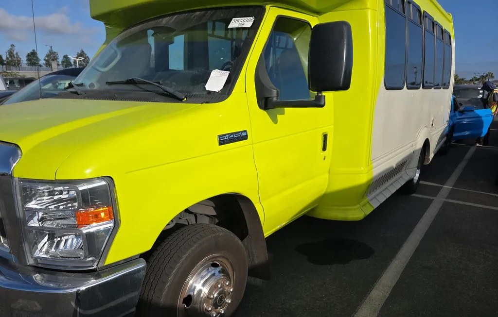 2018 FORD SUPER DUTY E-450 CUTAWAY DRW - 1