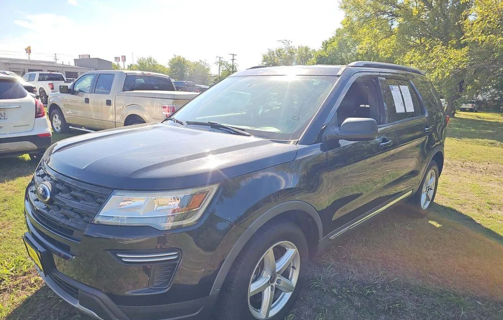 2019 FORD EXPLORER XLT - 1