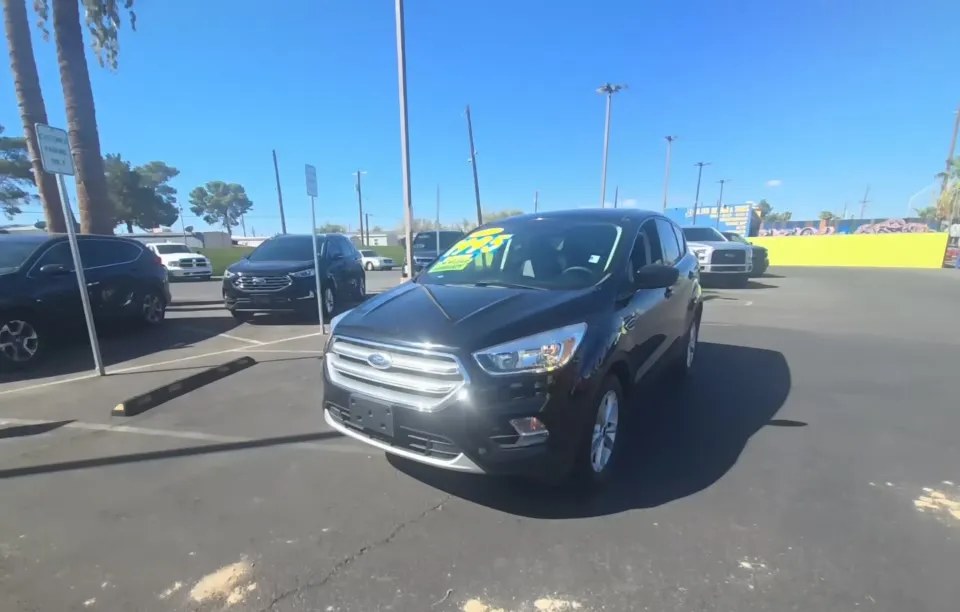 2017 FORD ESCAPE SE - 1