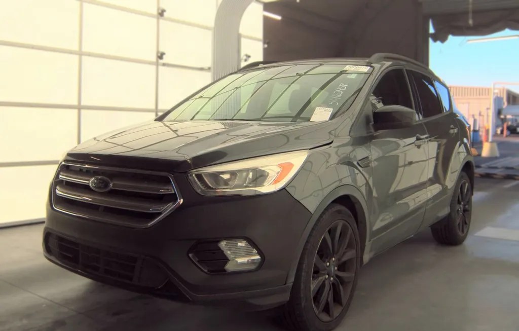 2019 FORD ESCAPE SE - 1