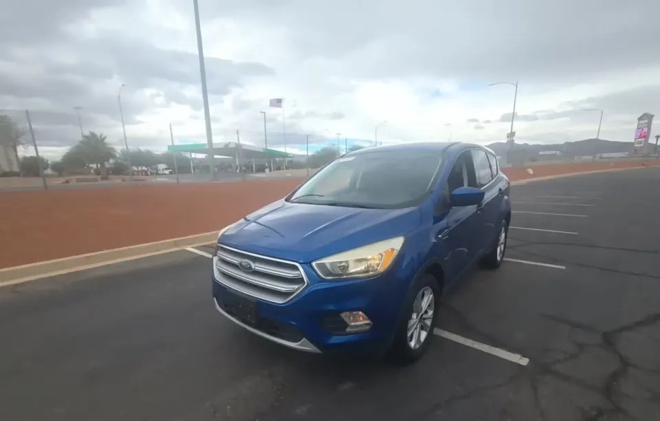 2017 FORD ESCAPE SE - 1
