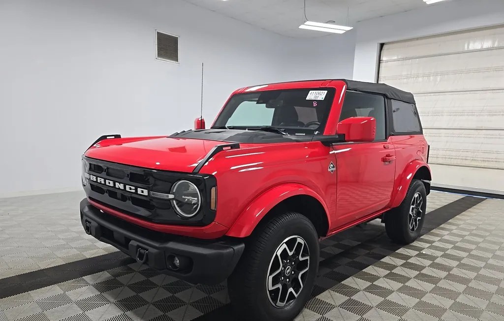 2023 FORD BRONCO OUTER BANKS - 1