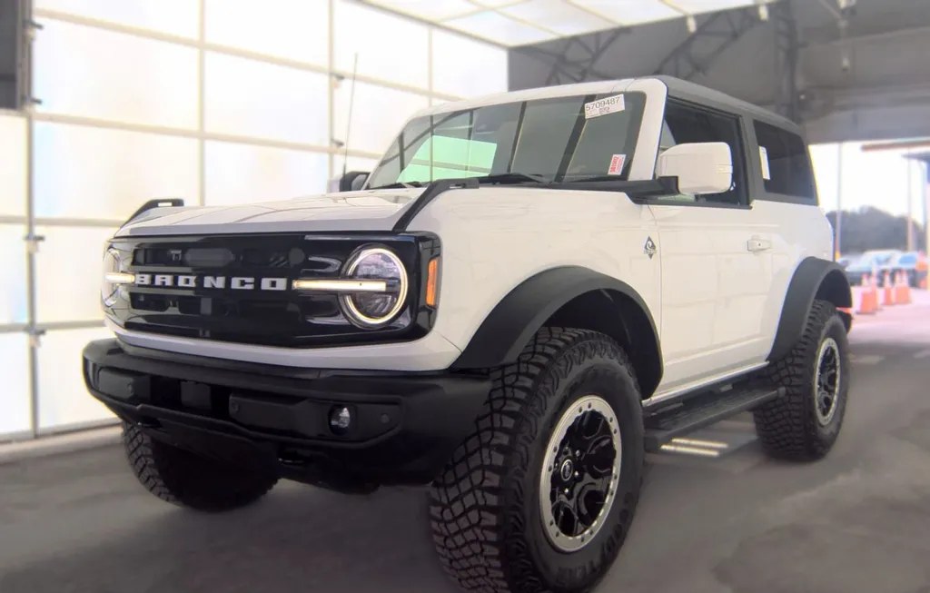 2023 FORD BRONCO OUTER BANKS ADVANCED - 1