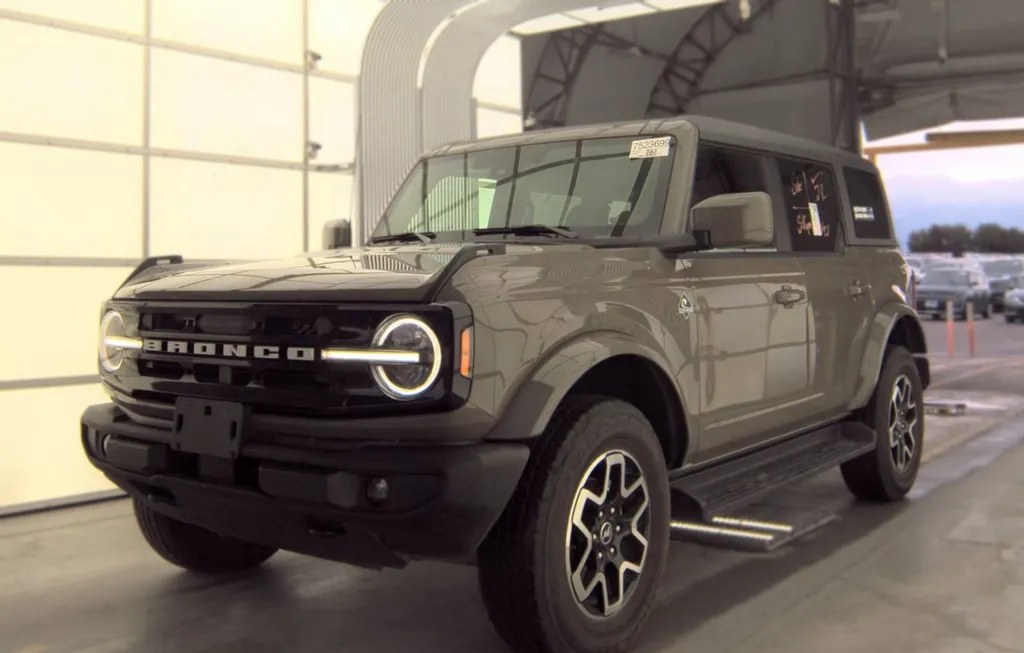 2025 FORD BRONCO OUTER BANKS - 1
