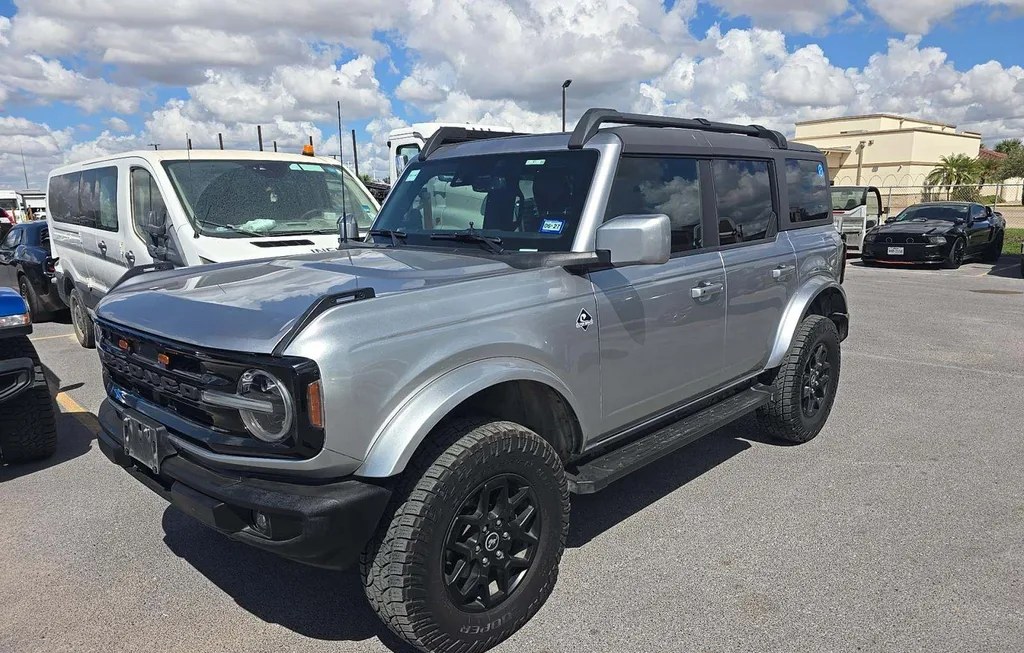 2022 FORD BRONCO OUTER BANKS - 1