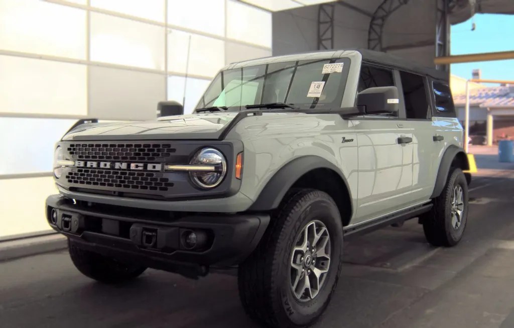2023 FORD BRONCO BADLANDS ADVANCED - 1
