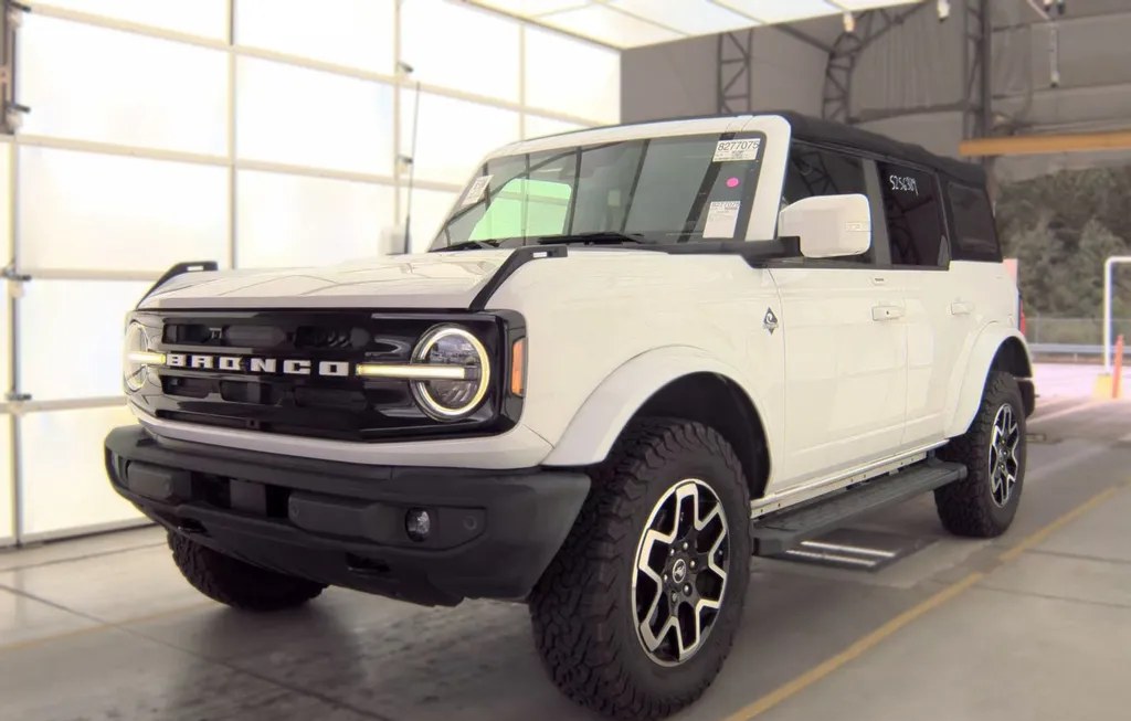 2022 FORD BRONCO OUTER BANKS ADVANCED - 1