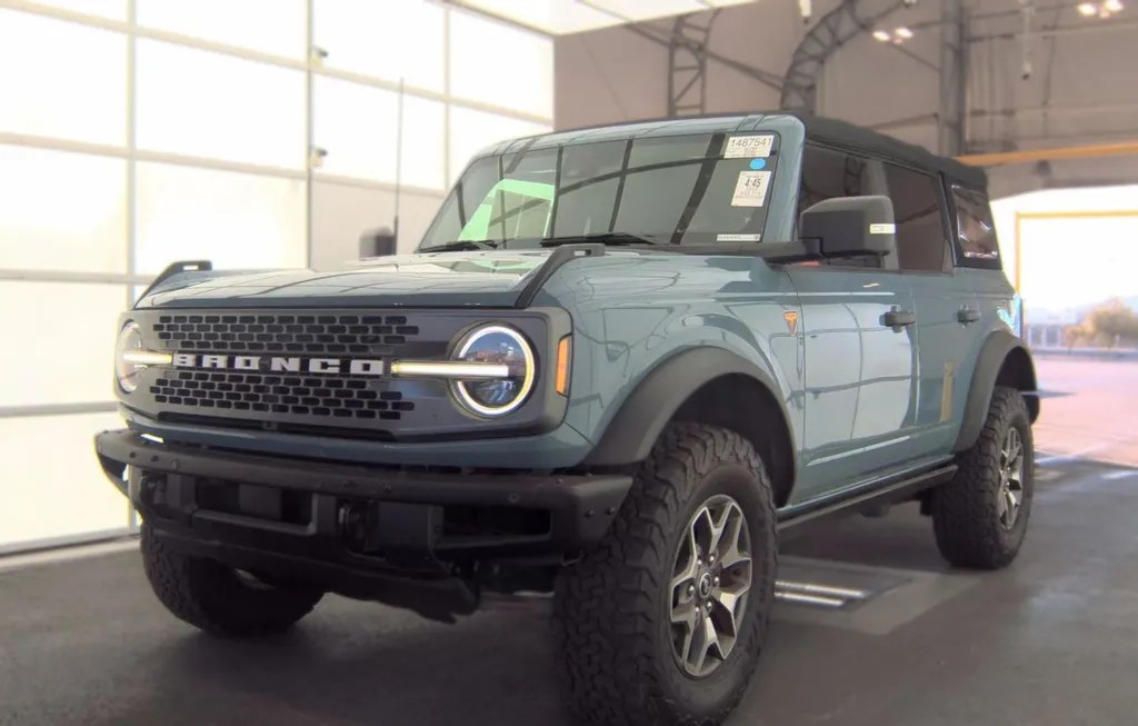 2023 FORD BRONCO BADLANDS ADVANCED - 1
