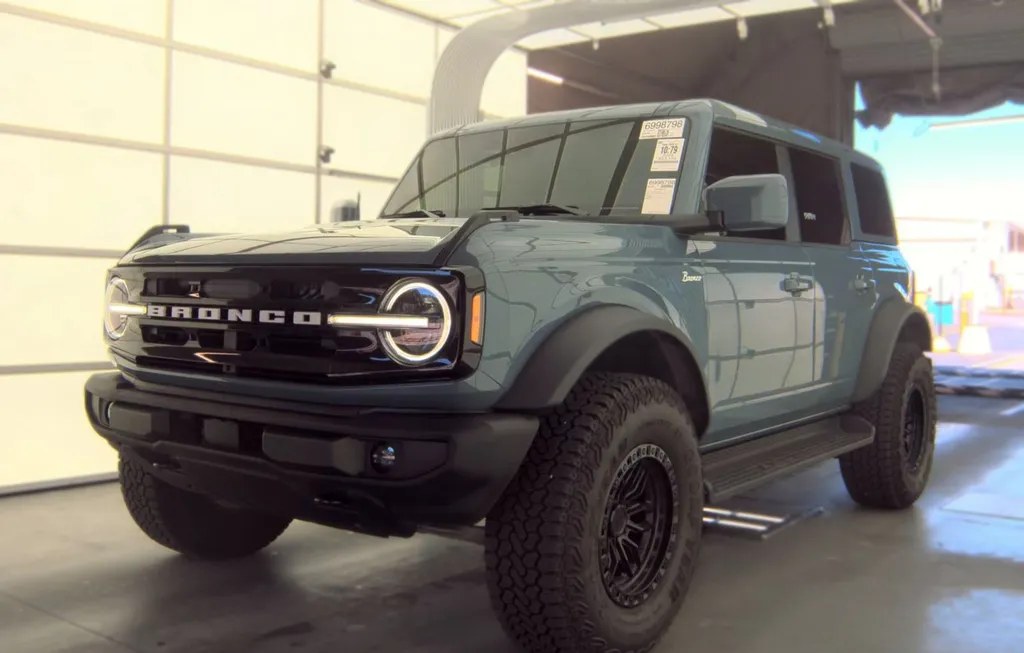 2025 FORD BRONCO OUTER BANKS - 1