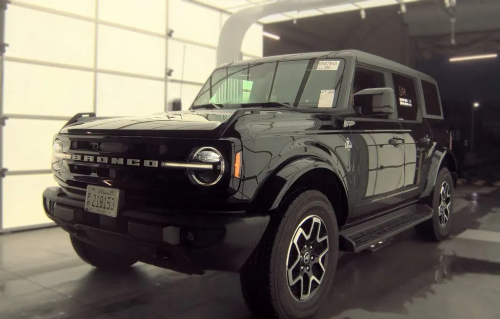 2025 FORD BRONCO OUTER BANKS - 1