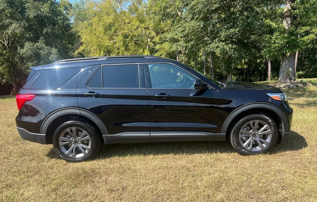 2024 FORD EXPLORER XLT - 1