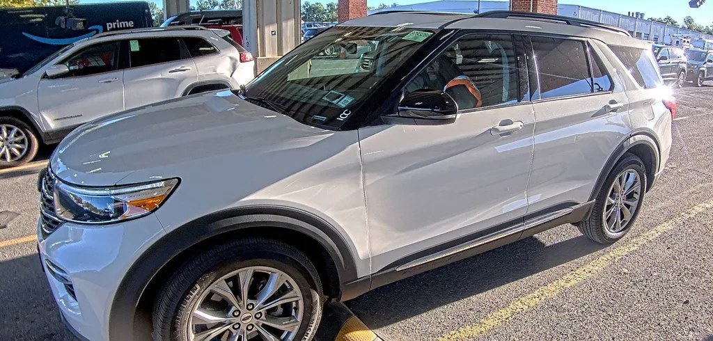 2023 FORD EXPLORER XLT - 1