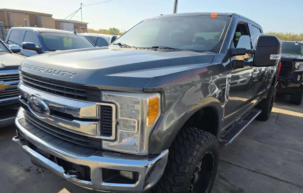 2017 FORD SUPER DUTY F-250 XLT CREW CAB MEDIUM BED - 1