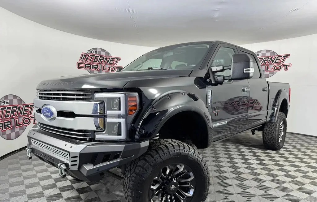 2019 FORD SUPER DUTY F-250 XLT CREW CAB MEDIUM BED - 1