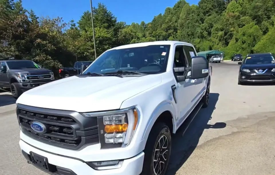 2023 FORD F-150 XLT CREW CAB MEDIUM BED - 1
