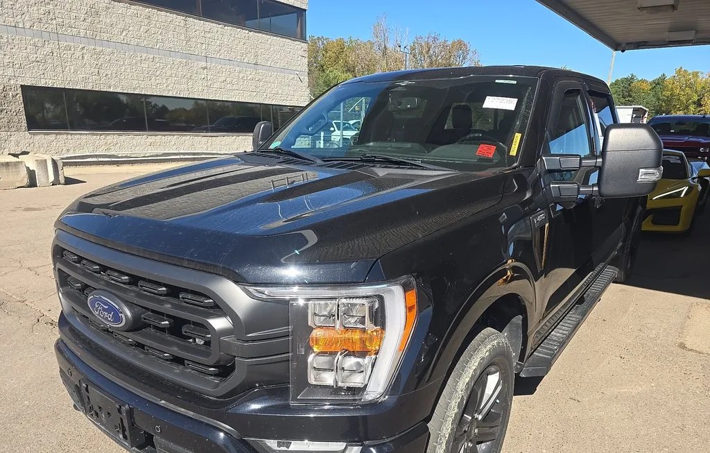 2023 FORD F-150 XLT CREW CAB MEDIUM BED - 1