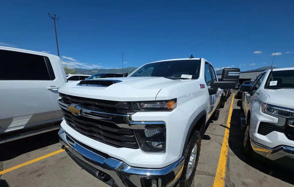 2024 CHEVROLET SILVERADO 2500HD LT CREW CAB MEDIUM BED 1LT - 1