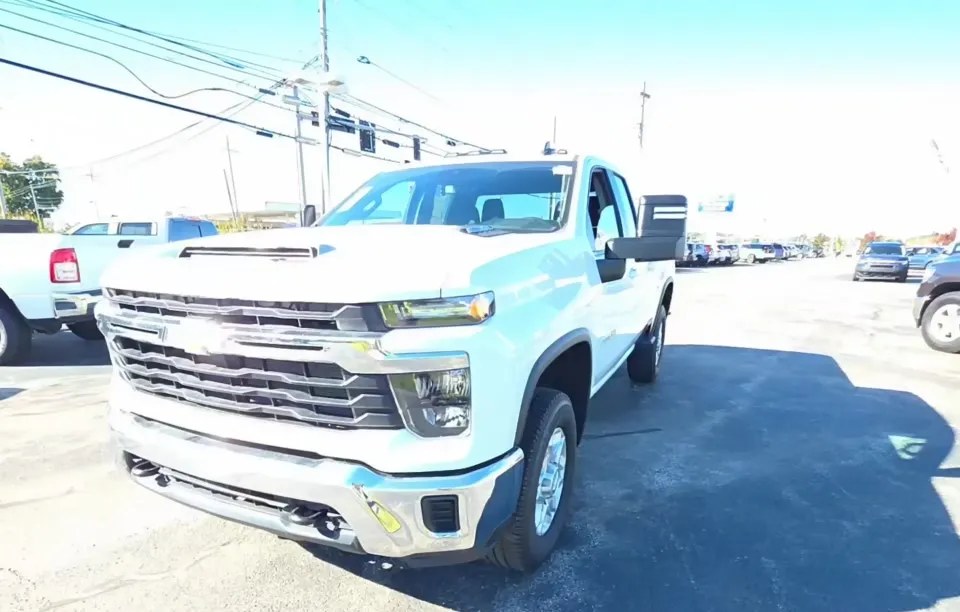 2024 CHEVROLET SILVERADO 2500HD LT EXTENDED CAB MEDIUM BED 1LT - 1
