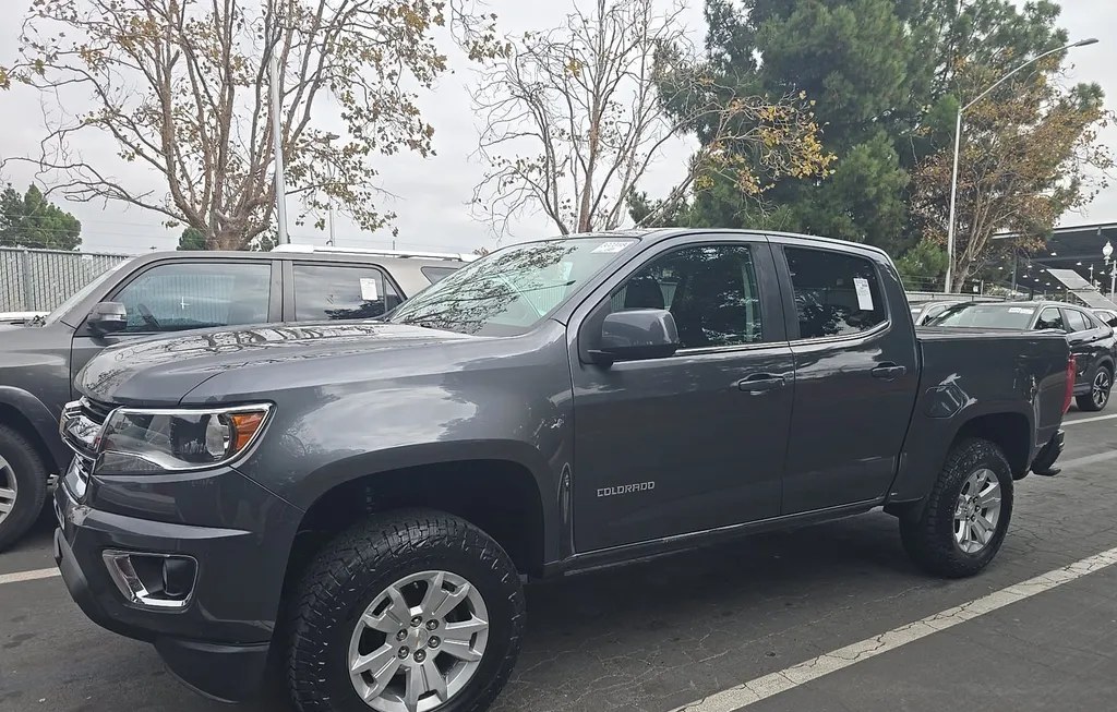 2017 CHEVROLET COLORADO LT CREW CAB MEDIUM BED 2LT - 1