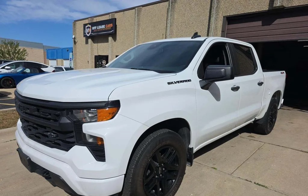 2023 CHEVROLET SILVERADO 1500 CUSTOM CREW CAB SHORT BED 1CX - 1