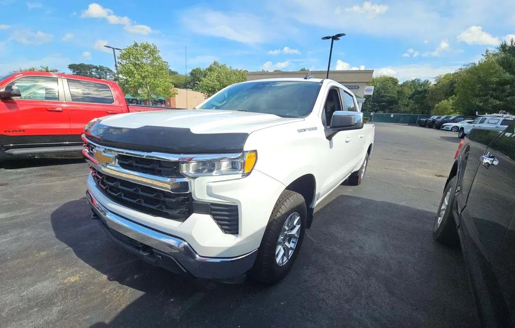 2024 CHEVROLET SILVERADO 1500 LT CREW CAB MEDIUM BED - 1