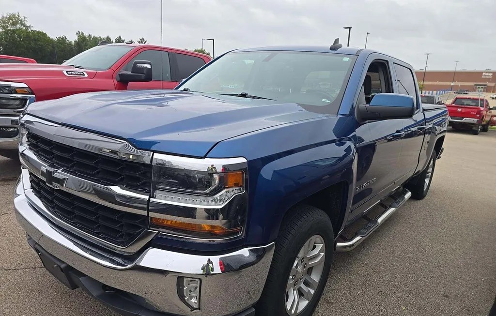 2017 CHEVROLET SILVERADO 1500 LT CREW CAB MEDIUM BED 1LT - 1