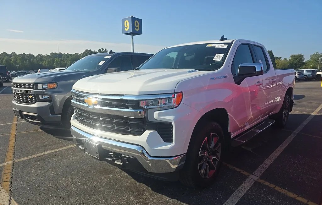 2024 CHEVROLET SILVERADO 1500 LT EXTENDED CAB MEDIUM BED 1LT - 1