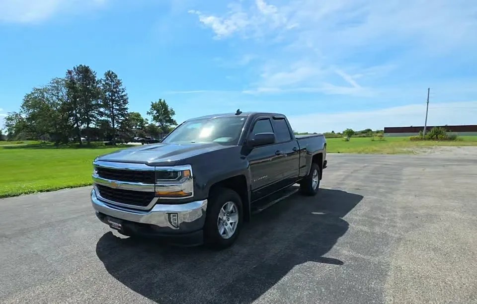 2017 CHEVROLET SILVERADO 1500 LT EXTENDED CAB MEDIUM BED 1LT - 1