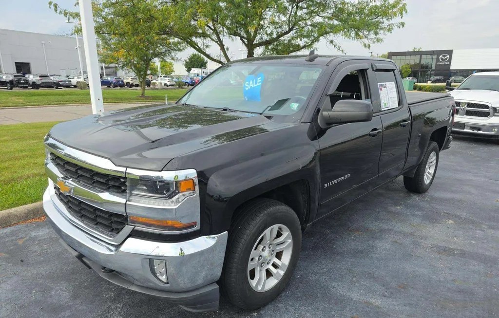 2017 CHEVROLET SILVERADO 1500 LT EXTENDED CAB MEDIUM BED 1LT - 1