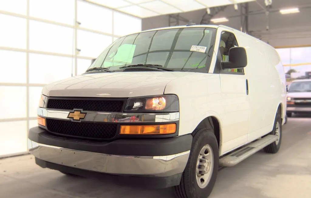2025 CHEVROLET EXPRESS 2500 CARGO VAN 1WT 135.0" WB - 1