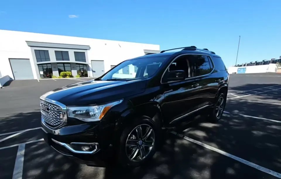 2017 GMC ACADIA DENALI 5SA - 1
