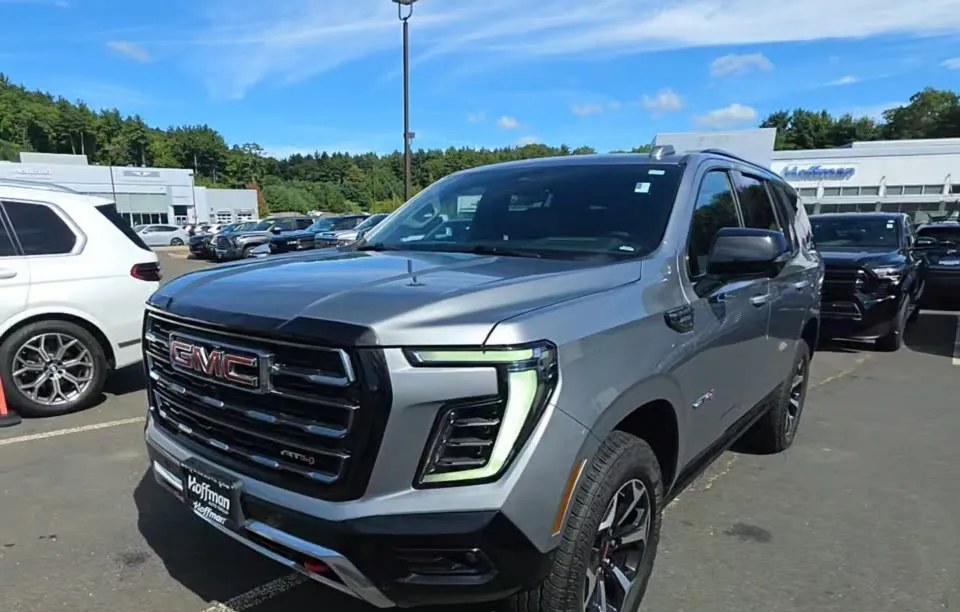 2026 GMC YUKON AT4 4SB - 1