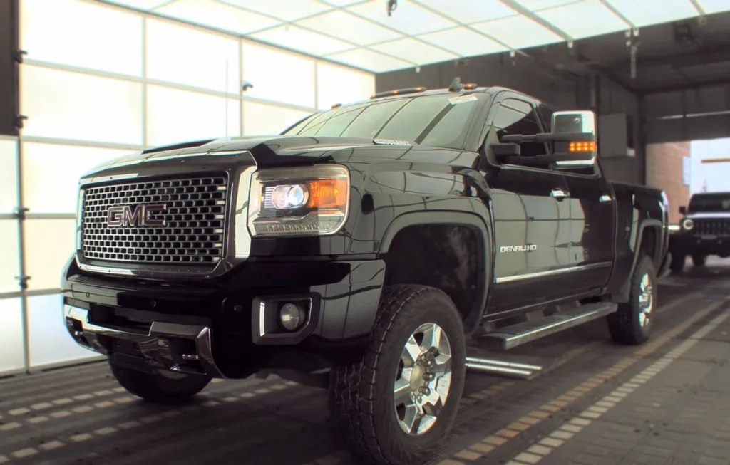 2017 GMC SIERRA 2500 DENALI HD CREW CAB MEDIUM BED 5SA - 1