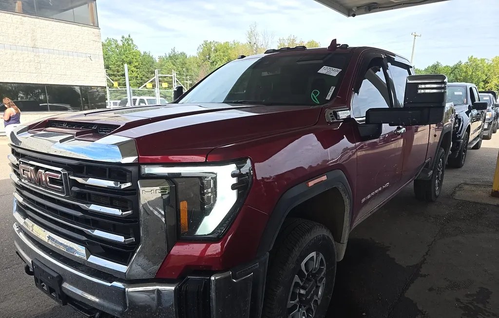 2025 GMC SIERRA 2500HD SLT CREW CAB MEDIUM BED 4SA - 1