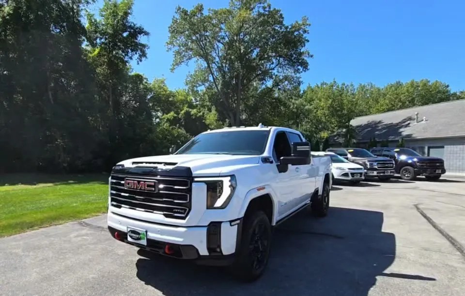 2026 GMC SIERRA 2500HD AT4 CREW CAB MEDIUM BED - 1