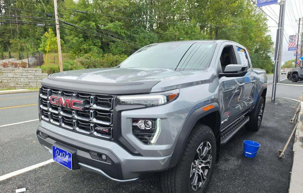 2025 GMC CANYON AT4 CREW CAB MEDIUM BED 4SG - 1