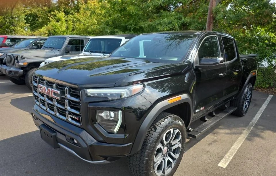 2024 GMC CANYON AT4 CREW CAB MEDIUM BED - 1
