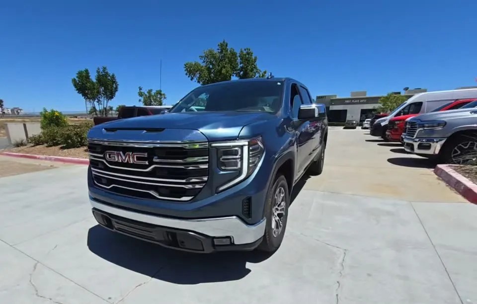 2024 GMC SIERRA 1500 SLT CREW CAB SHORT BED 4SA - 1