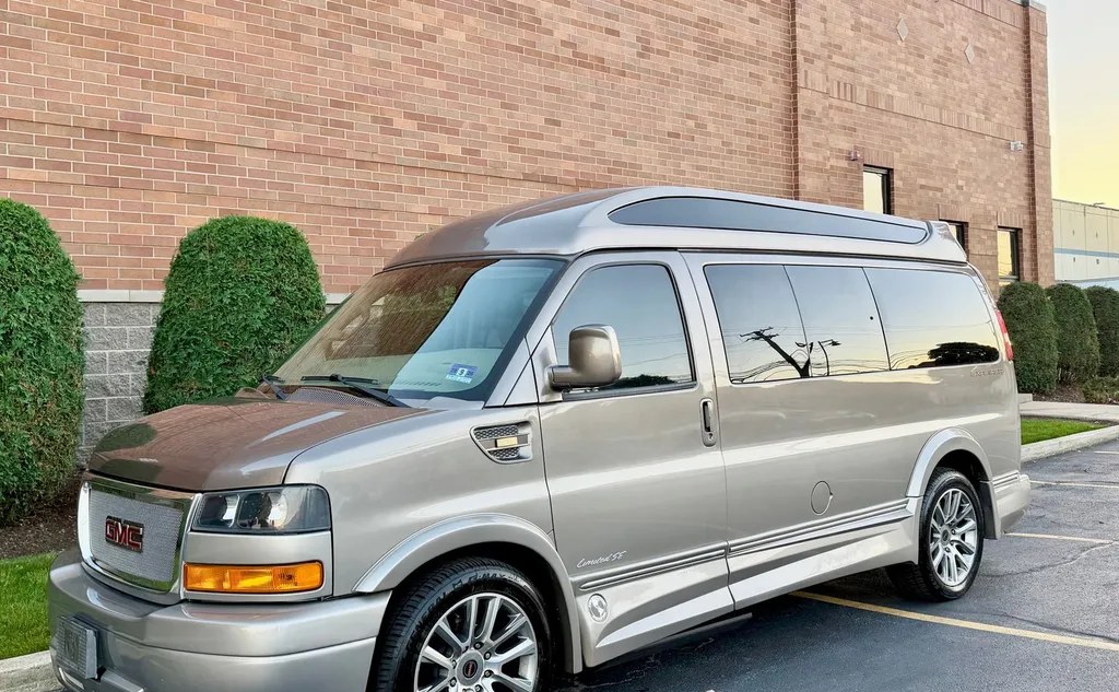 2019 GMC SAVANA 2500 CARGO VAN 1WT 135.0" WB - 1