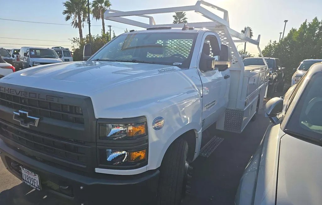 2023 CHEVROLET SILVERADO MEDIUM DUTY BASE - 1