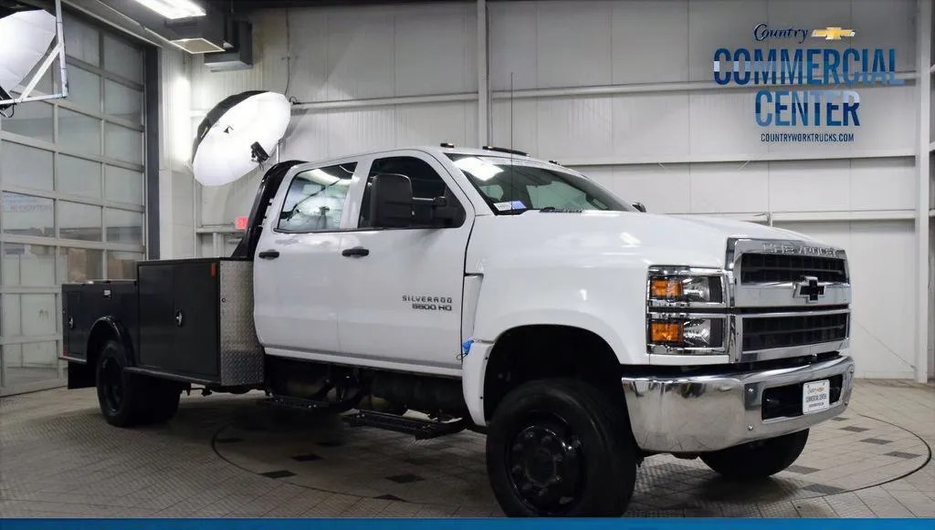 2024 CHEVROLET SILVERADO MEDIUM DUTY BASE - 1