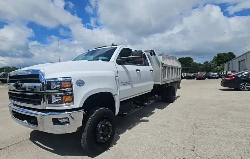 2023 CHEVROLET SILVERADO MEDIUM DUTY BASE - 1