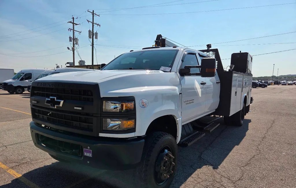 2023 CHEVROLET SILVERADO MEDIUM DUTY BASE - 1
