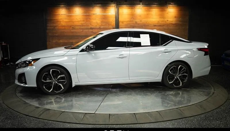 2023 NISSAN ALTIMA SR - 1
